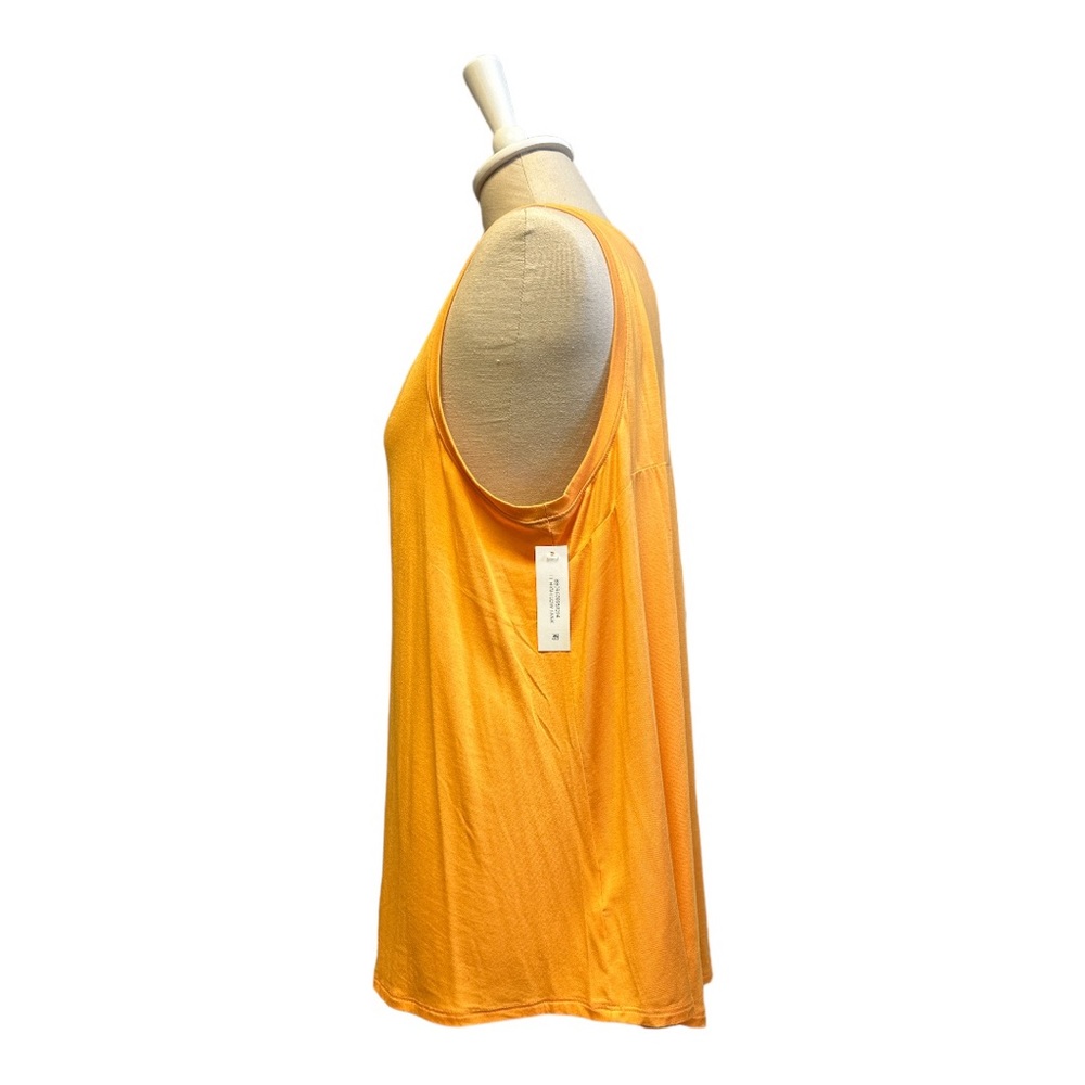 Sleeveless High-Low Tank - Picture 4 of 6